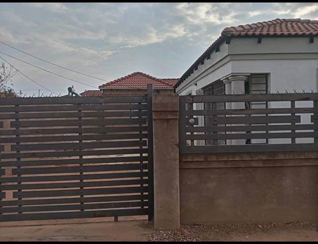 4 BEDROOM HOUSE FOR SALE IN NELLMAPIUS